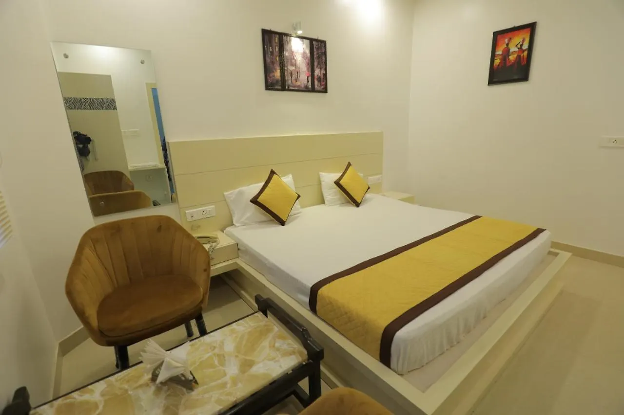 ****  Hotel Sahib'S Red Carpet - Family & Corporate Hotel Chain India