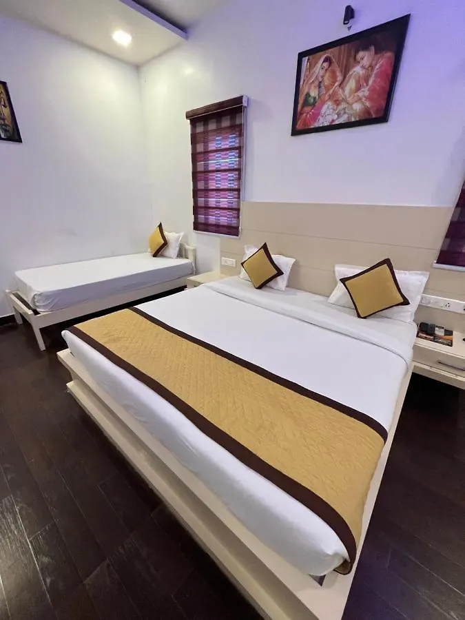 Hotel Sahib'S Red Carpet - Family & Corporate Hotel Chain India